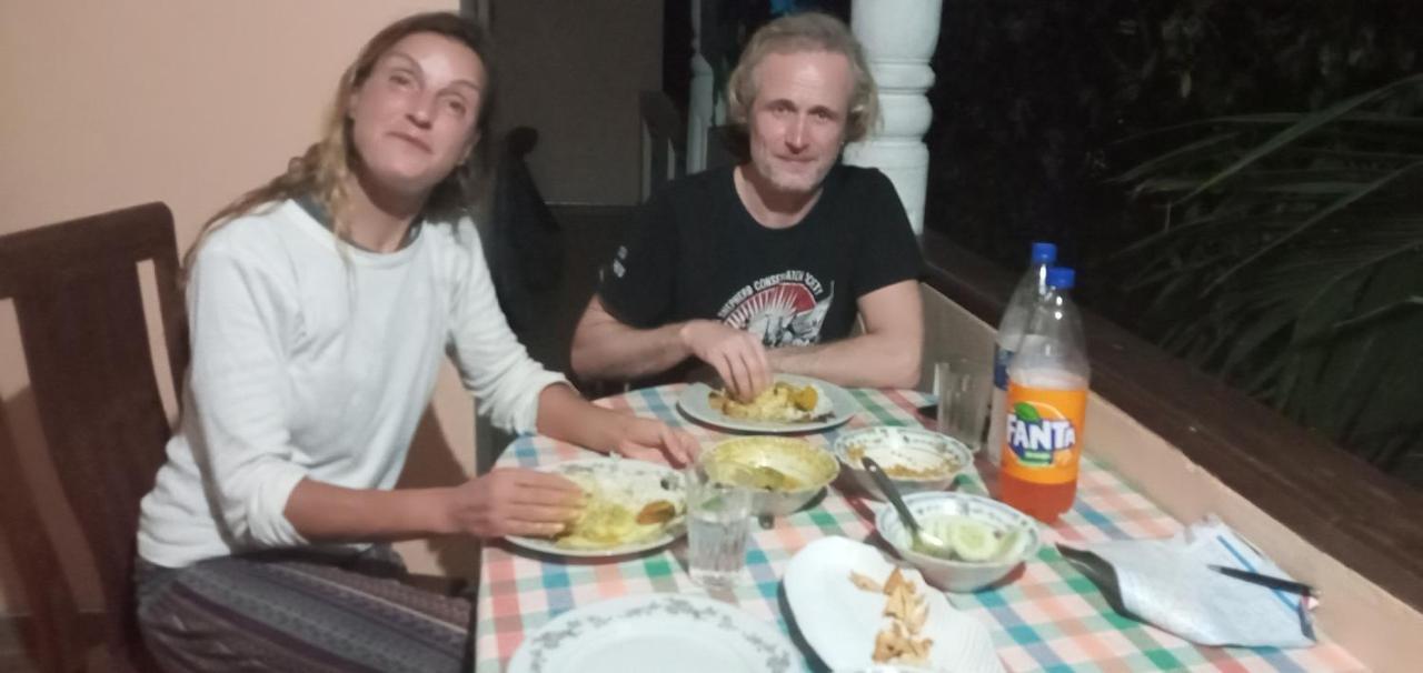 Pravindi Guest Home Мириса Екстериор снимка