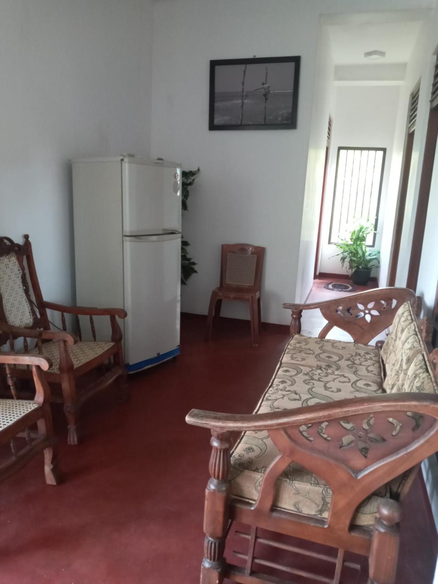 Pravindi Guest Home Мириса Екстериор снимка