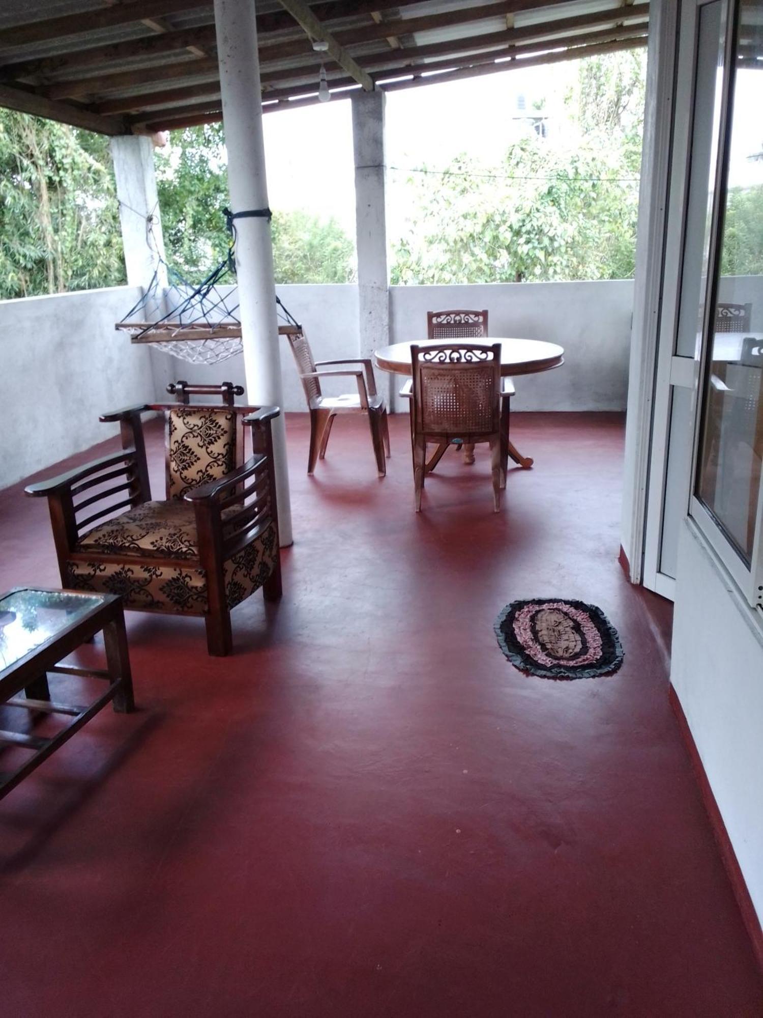 Pravindi Guest Home Мириса Екстериор снимка