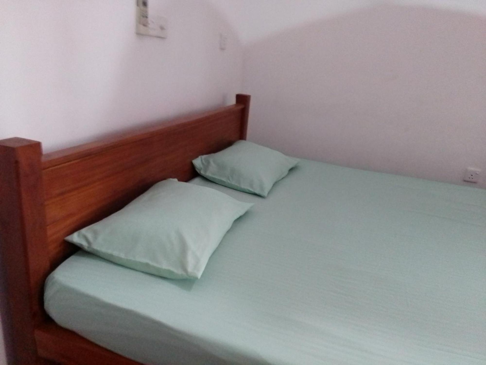 Pravindi Guest Home Мириса Екстериор снимка