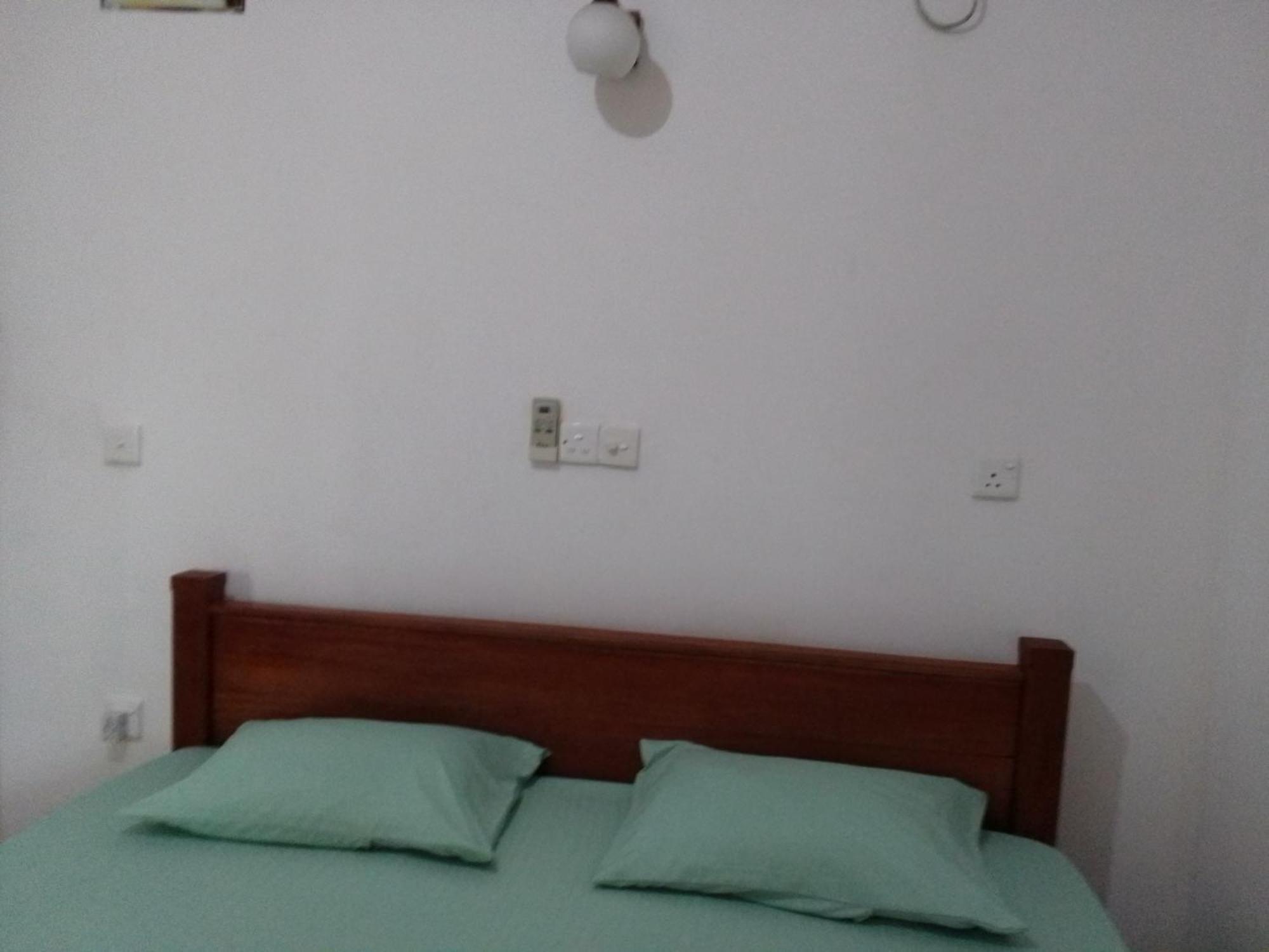 Pravindi Guest Home Мириса Екстериор снимка
