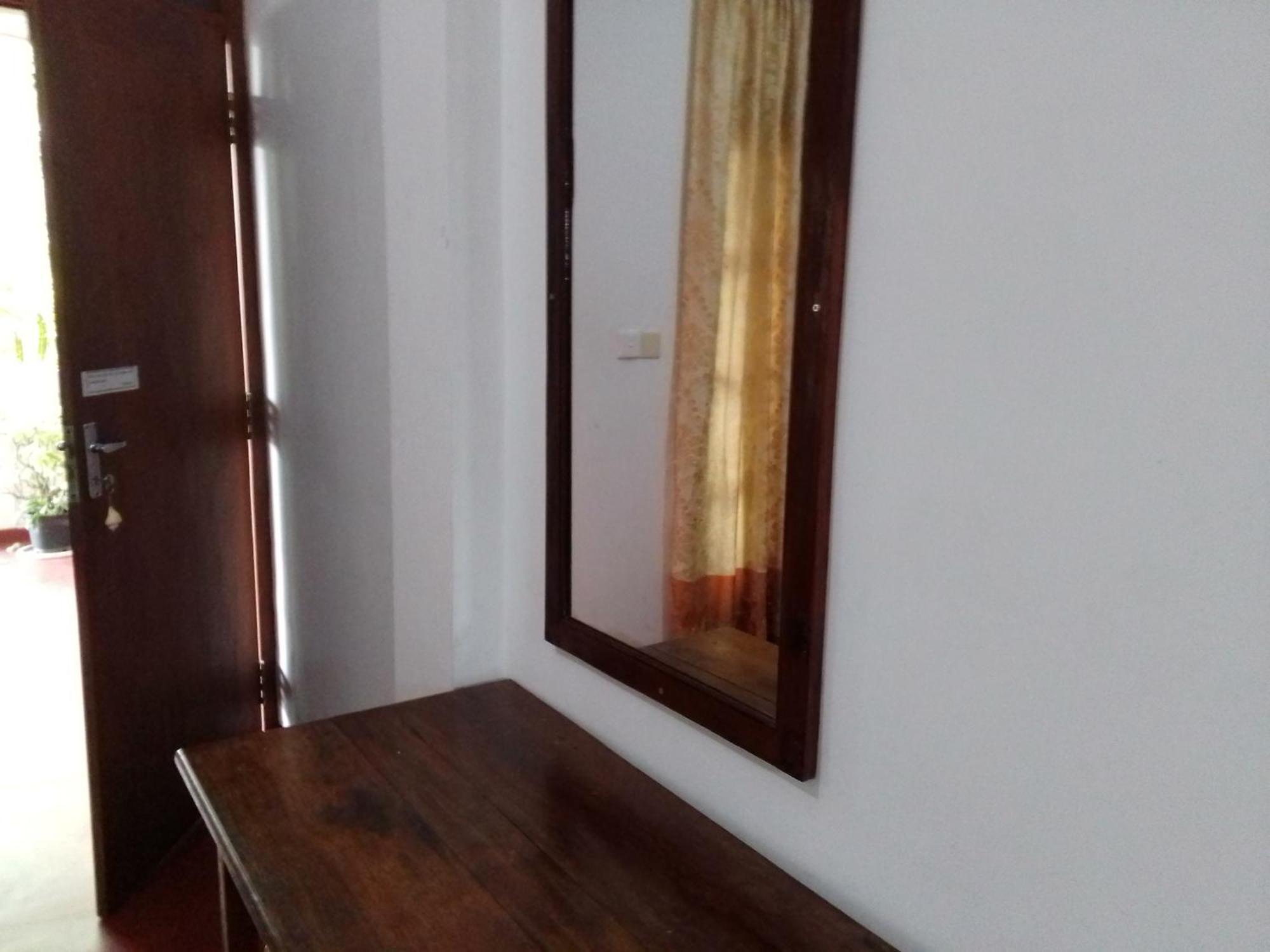 Pravindi Guest Home Мириса Екстериор снимка