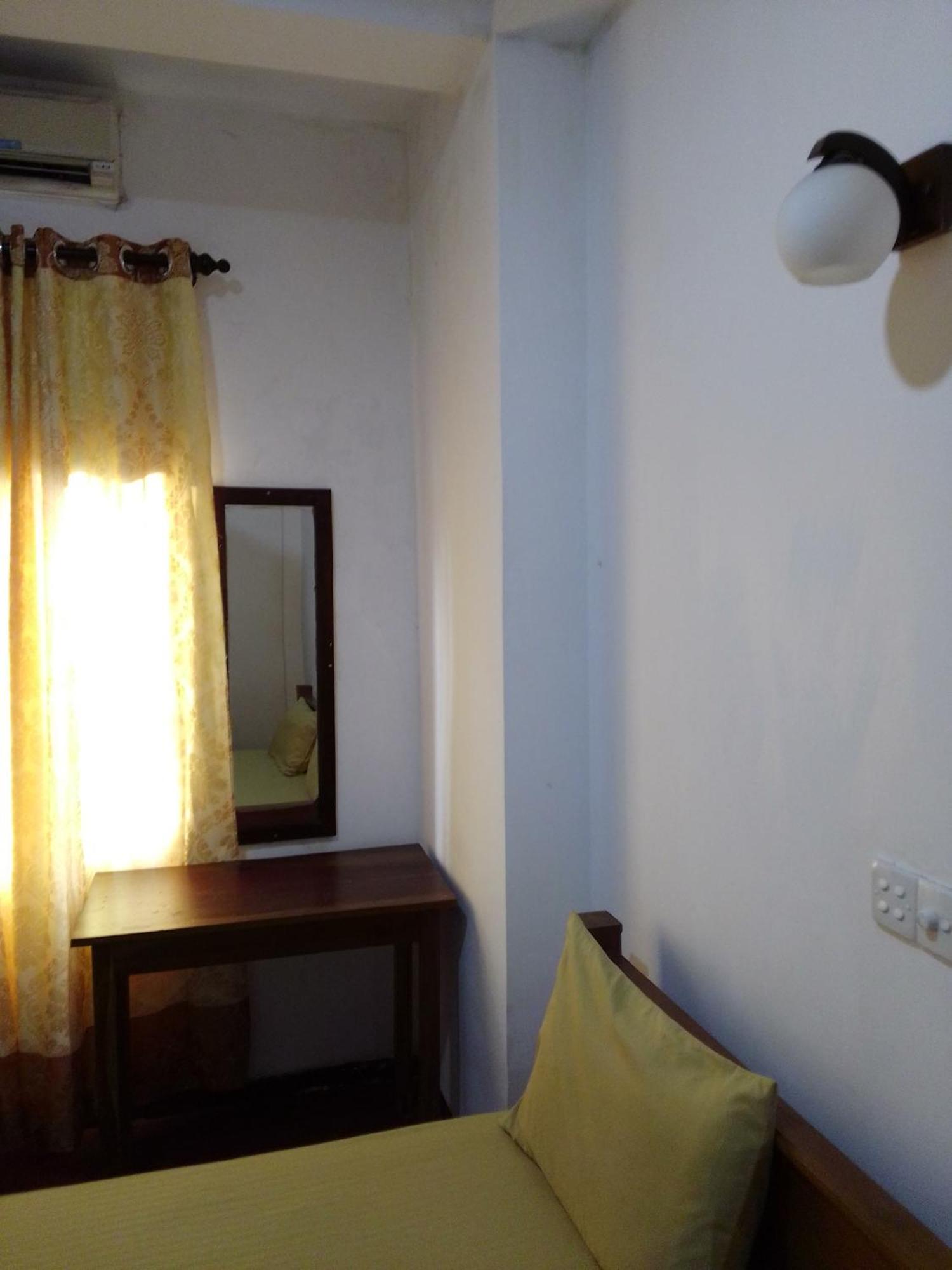 Pravindi Guest Home Мириса Екстериор снимка