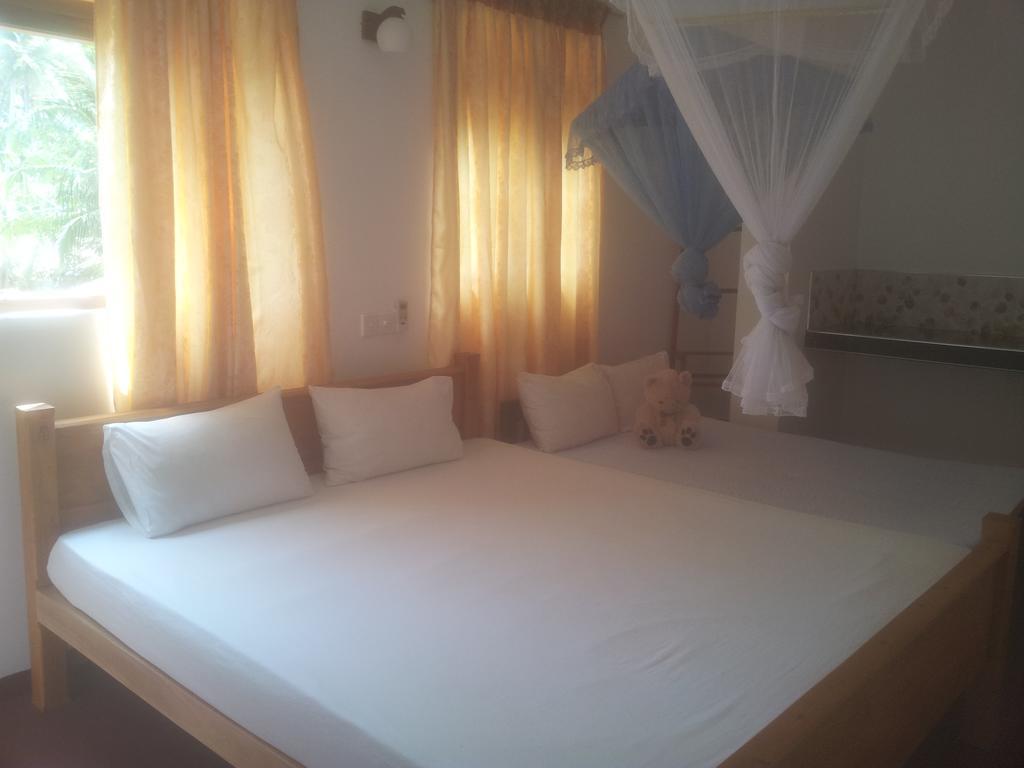 Pravindi Guest Home Мириса Екстериор снимка